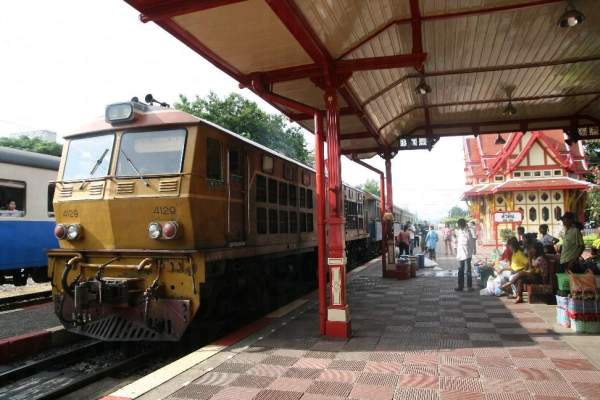 華欣火車站古色古香,充滿懷舊氣息。 華欣